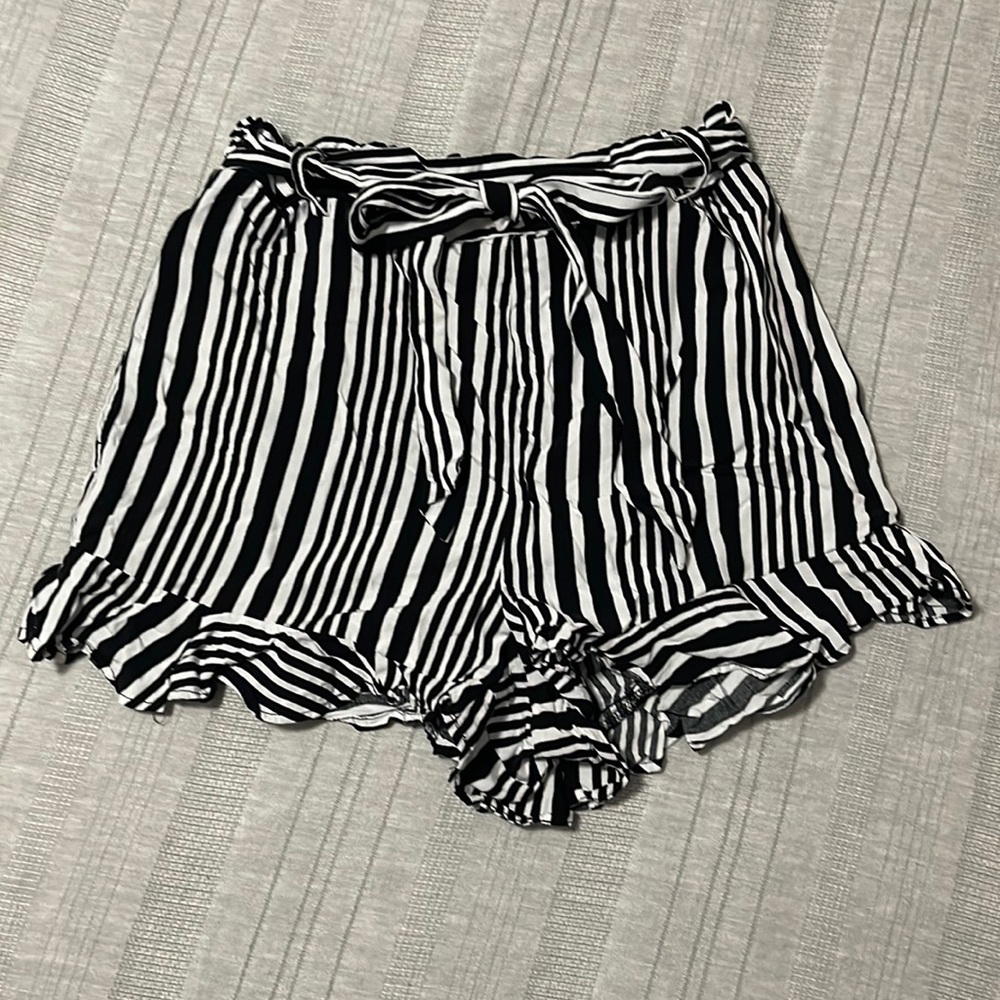 XHILIRATION | Women’s Ruffled and Striped High Waisted Shorts Size XS